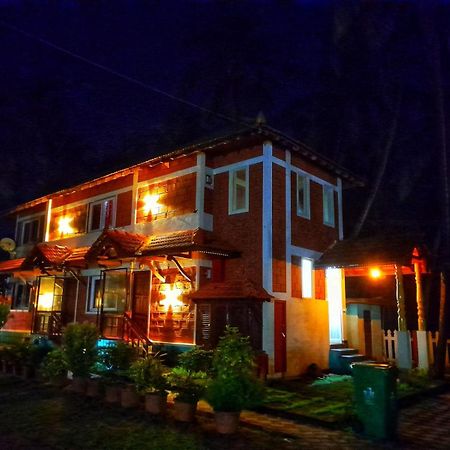 Glucklich Beach Cottages Кундапур Екстериор снимка