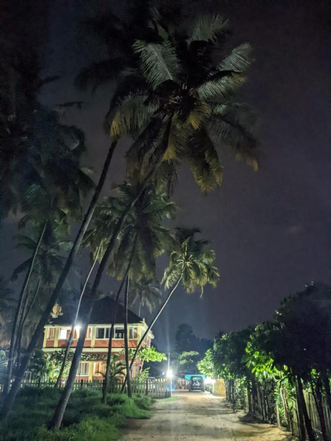 Glucklich Beach Cottages Кундапур Екстериор снимка