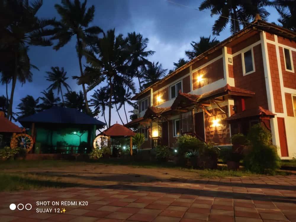 Glucklich Beach Cottages Кундапур Екстериор снимка