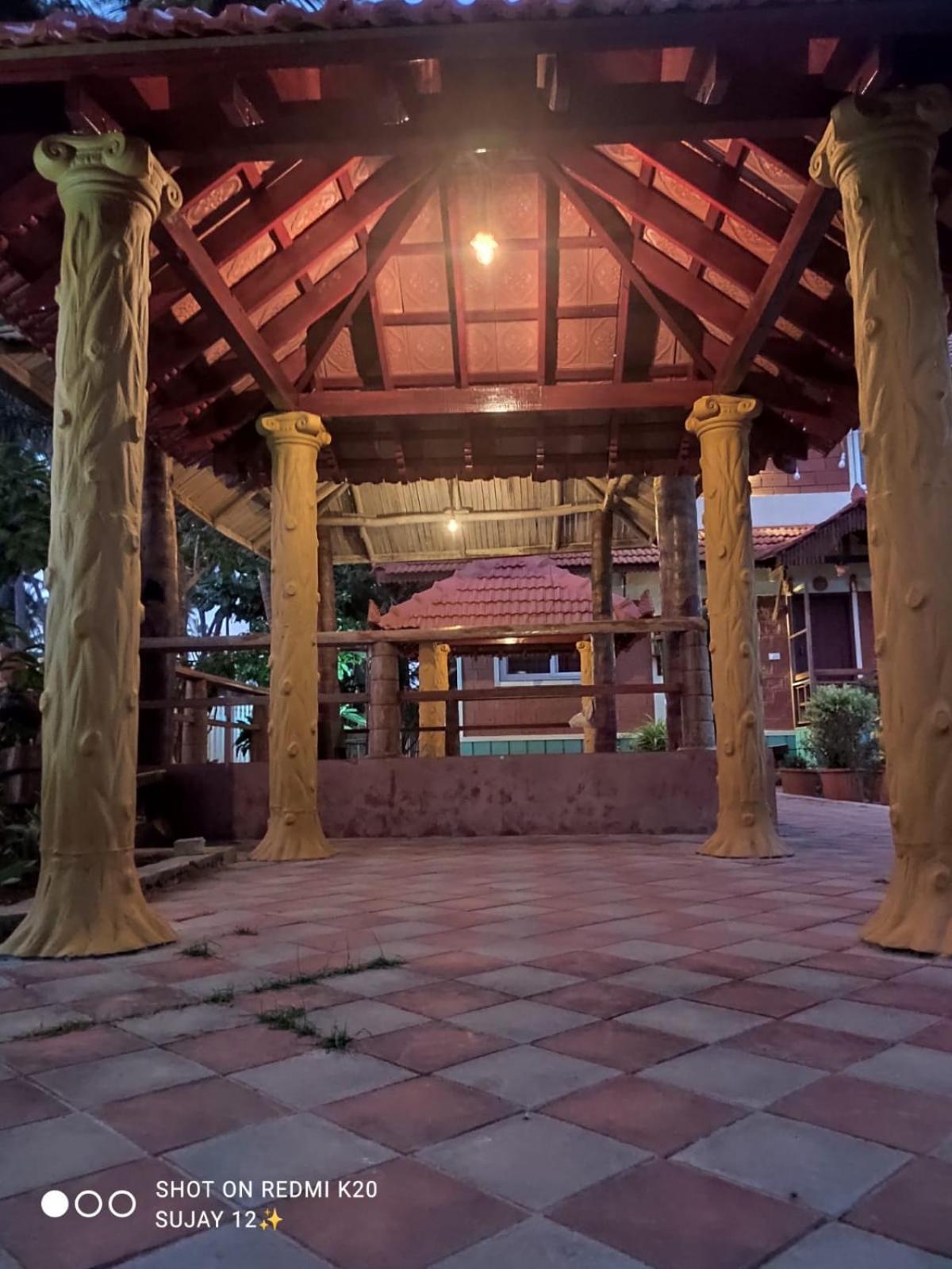 Glucklich Beach Cottages Кундапур Екстериор снимка