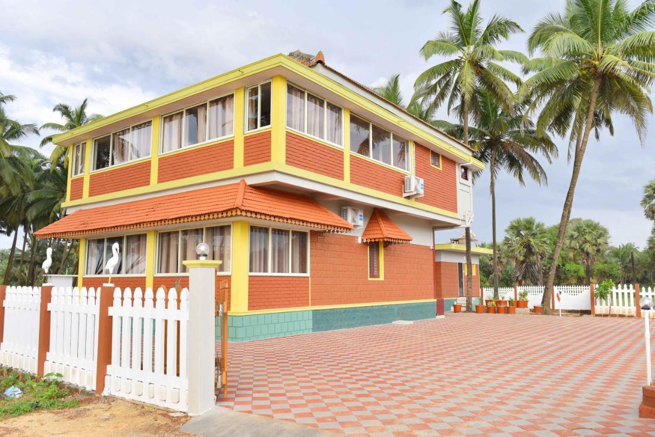 Glucklich Beach Cottages Кундапур Екстериор снимка